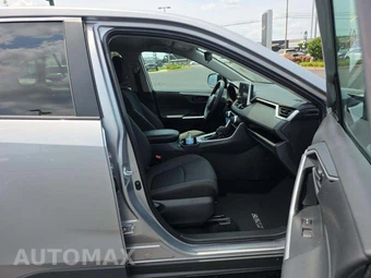2025 Toyota RAV4 LE – miniatura 15