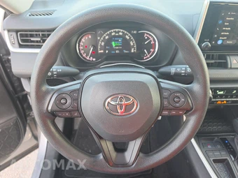 2025 Toyota RAV4 LE - miniatura 10
