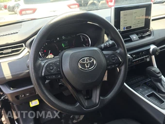 2025 Toyota RAV4 LE - miniatura 10