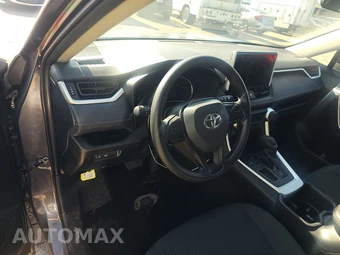 2025 Toyota RAV4 LE – miniatura 11