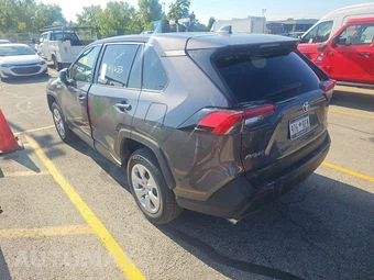 2025 Toyota RAV4 LE – miniatura 6