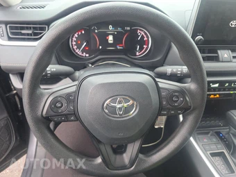 2025 Toyota RAV4 LE - miniatura 10
