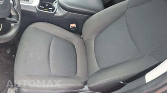 2025 Toyota RAV4 LE - miniatura 21