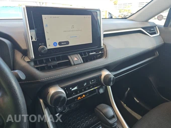 2025 Toyota RAV4 LE - miniatura 11