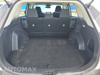 2025 Toyota RAV4 LE - miniatura 16