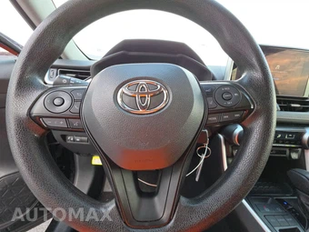2025 Toyota RAV4 LE - miniatura 10