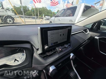 2025 Toyota RAV4 LE – miniatura 10