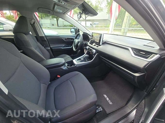 2025 Toyota RAV4 LE – miniatura 18