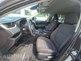 2025 Toyota RAV4 LE – miniatura 6