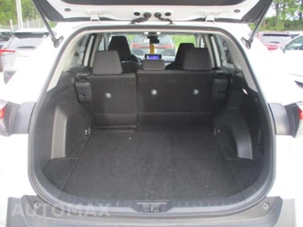 2025 Toyota RAV4 LE - miniatura 15