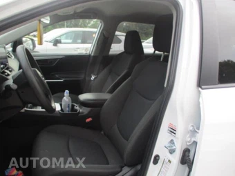 2025 Toyota RAV4 LE - miniatura 7