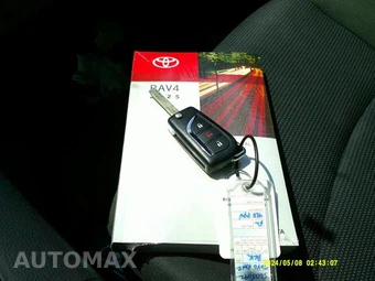2025 Toyota RAV4 LE - miniatura 14