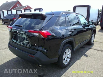 2025 Toyota RAV4 LE - miniatura 16