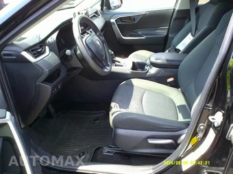 2025 Toyota RAV4 LE - miniatura 21