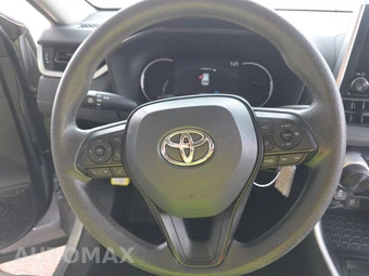 2025 Toyota RAV4 LE - miniatura 10