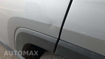 2025 Toyota RAV4 LE - miniatura 31