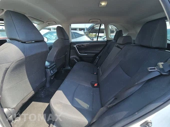 2025 Toyota RAV4 LE - miniatura 13