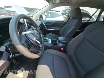 2025 Toyota RAV4 LE - miniatura 7