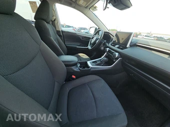 2025 Toyota RAV4 LE - miniatura 8