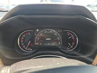 2025 Toyota RAV4 LE - miniatura 12