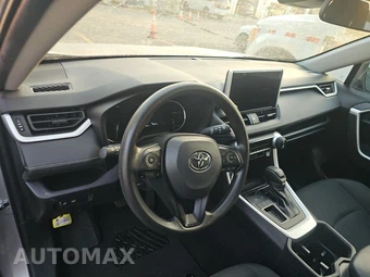 2025 Toyota RAV4 LE - miniatura 11
