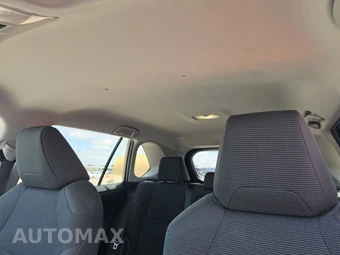 2025 Toyota RAV4 LE - miniatura 18