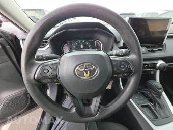 2025 Toyota RAV4 LE - miniatura 10