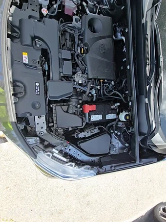 2025 Toyota RAV4 LE - miniatura 21