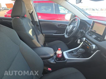 2025 Toyota RAV4 LE - miniatura 8