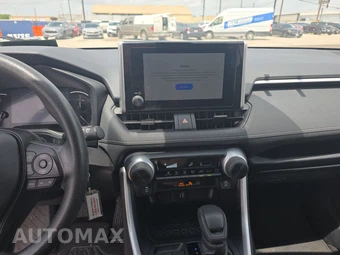 2025 Toyota RAV4 LE – miniatura 11
