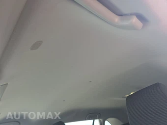 2025 Toyota RAV4 LE – miniatura 18