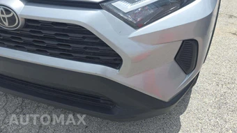 2025 Toyota RAV4 LE – miniatura 26