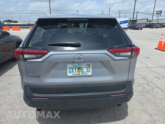 2025 Toyota RAV4 LE – miniatura 5
