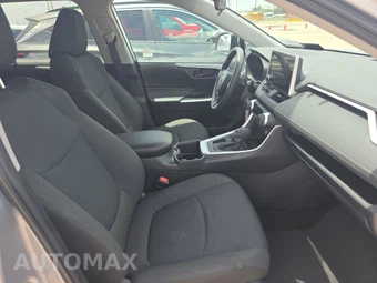 2025 Toyota RAV4 LE – miniatura 8