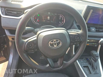2025 Toyota RAV4 LE - miniatura 10