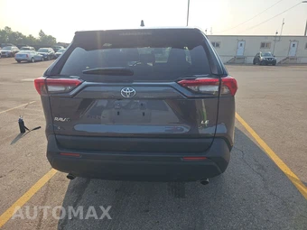 2025 Toyota RAV4 LE - miniatura 5