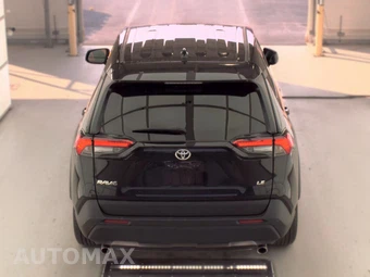 2025 Toyota RAV4 LE - miniatura 5
