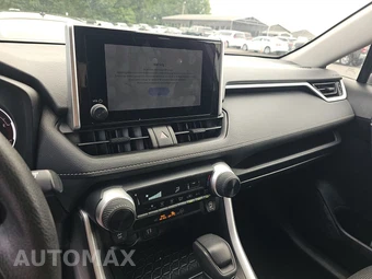 2025 Toyota RAV4 LE - miniatura 11
