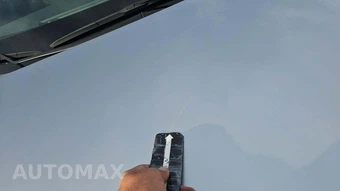 2025 Toyota RAV4 LE - miniatura 41