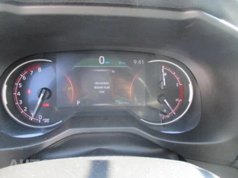 2025 Toyota RAV4 LE - miniatura 10