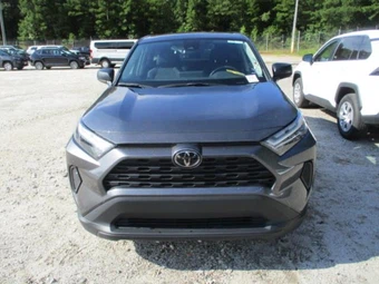 2025 Toyota RAV4 LE - miniatura 7