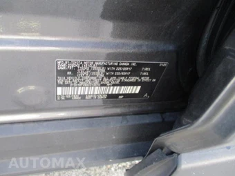 2025 Toyota RAV4 LE - miniatura 8