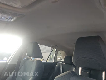 2025 Toyota RAV4 LE - miniatura 19