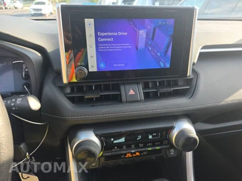 2025 Toyota RAV4 LE - miniatura 11