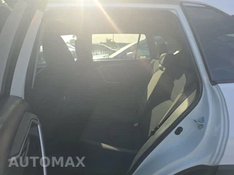 2025 Toyota RAV4 LE - miniatura 13