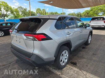 2025 Toyota RAV4 LE - miniatura 4