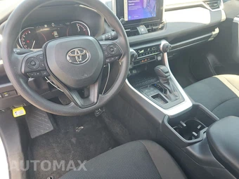 2025 Toyota RAV4 LE - miniatura 11