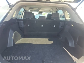 2025 Toyota RAV4 LE - miniatura 16