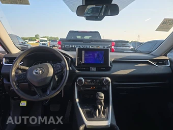 2025 Toyota RAV4 LE - miniatura 11