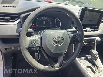 2025 Toyota RAV4 LE - miniatura 10